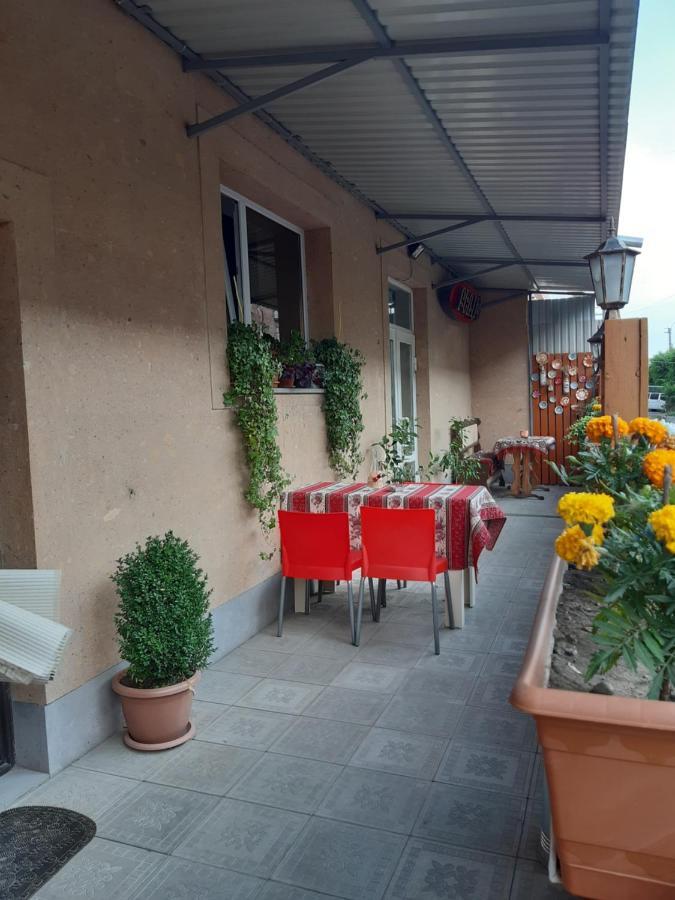 Lind Guest House B&B ギュムリ エクステリア 写真