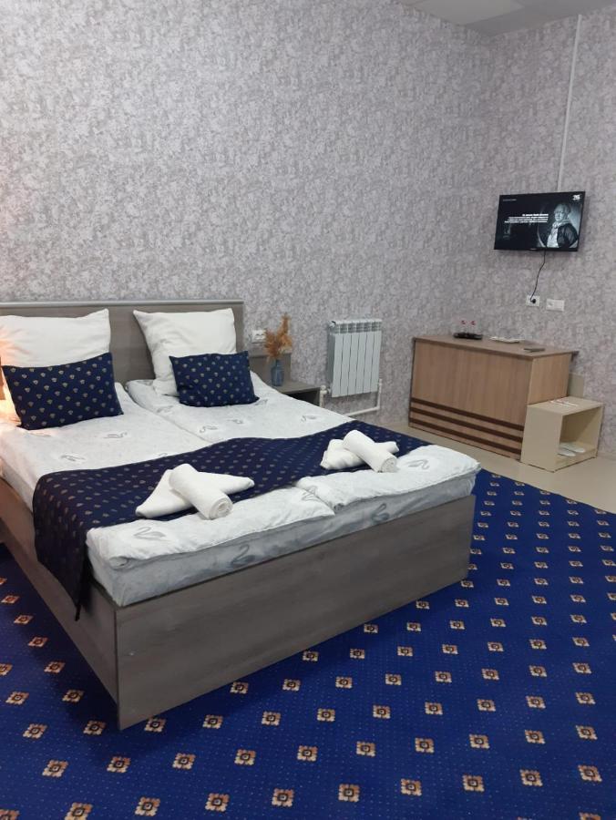 Lind Guest House B&B ギュムリ エクステリア 写真