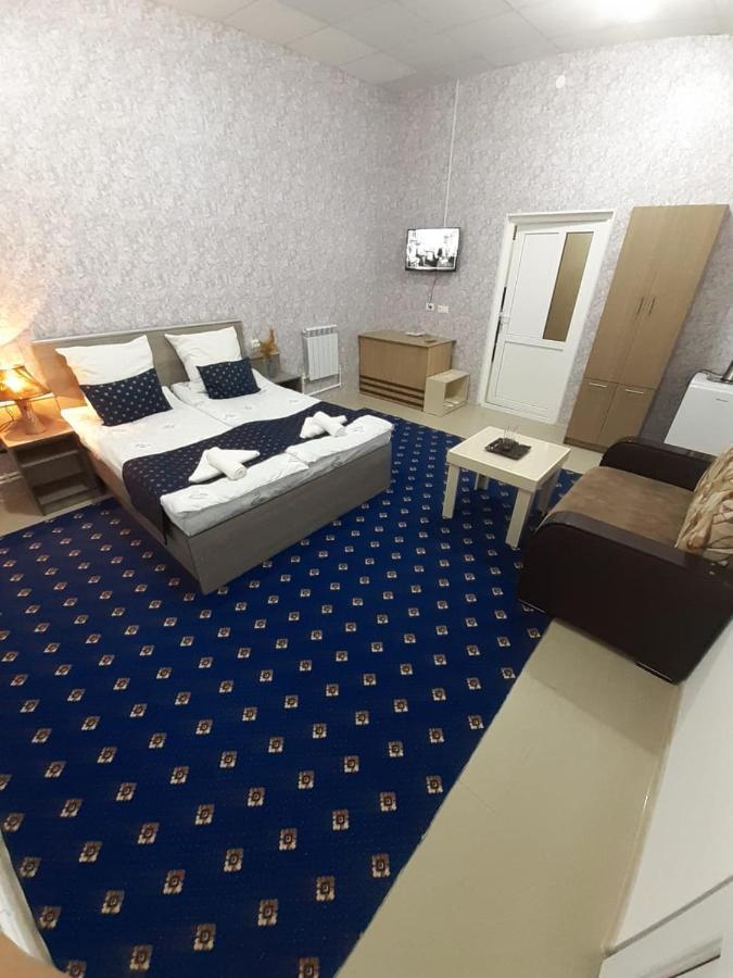 Lind Guest House B&B ギュムリ エクステリア 写真