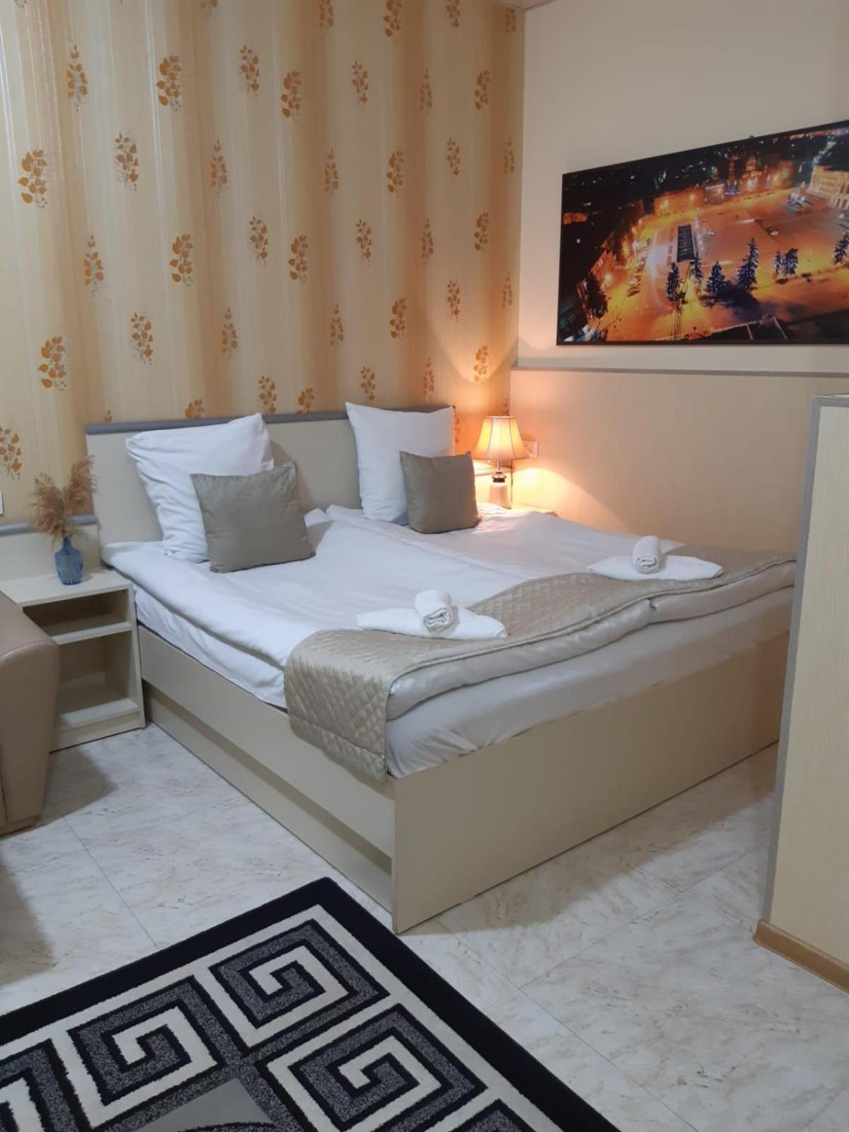Lind Guest House B&B ギュムリ エクステリア 写真