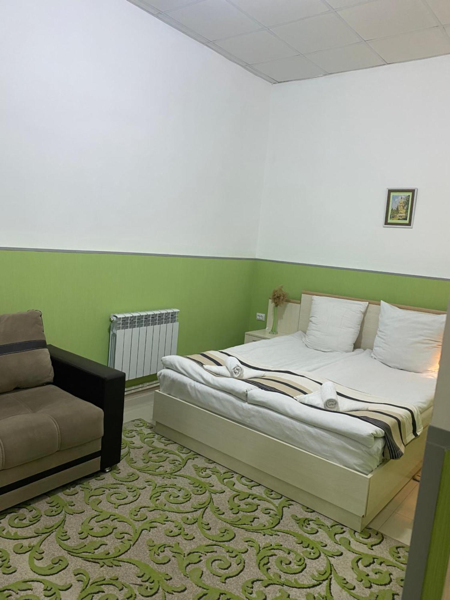 Lind Guest House B&B ギュムリ エクステリア 写真